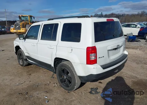 2012 Jeep Patriot Latitude z USA, uszkodzony, nr VIN 1C4NJRFB4CD658157